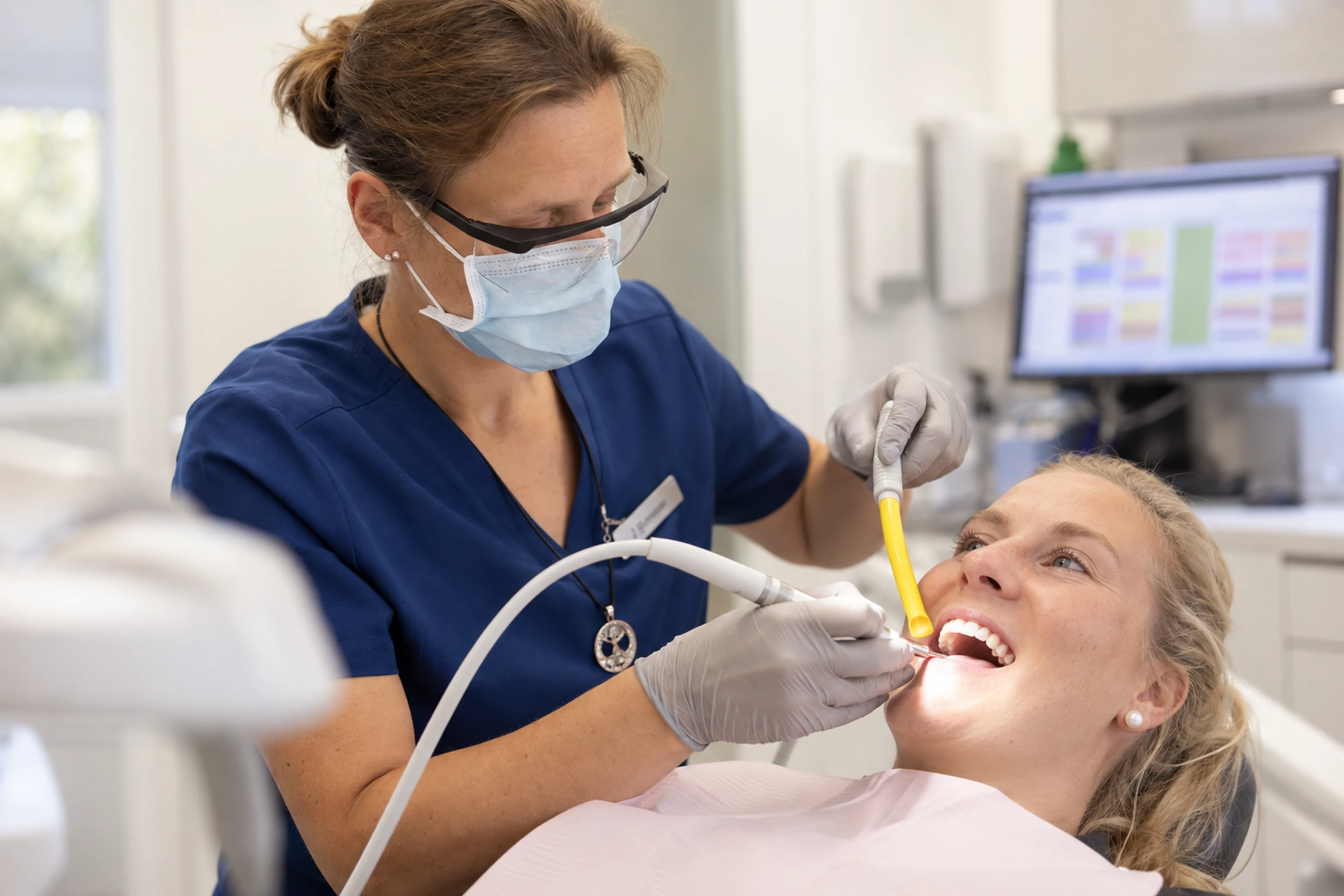 Parodontose-Behandlung mit Guided Biofilm Therapy in Scharbeutz