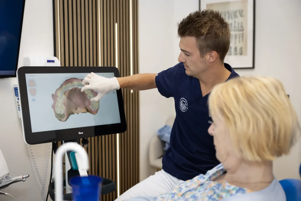 Digitaler Scan für Zahnersatz beim Zahnarzt in Scharbeutz